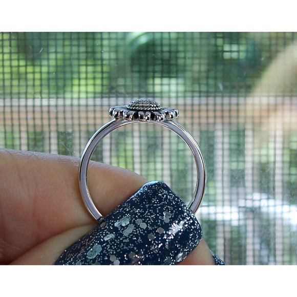 925 STERLING SILVER Dainty Little Sunflower Ring - Picture 7 of 16